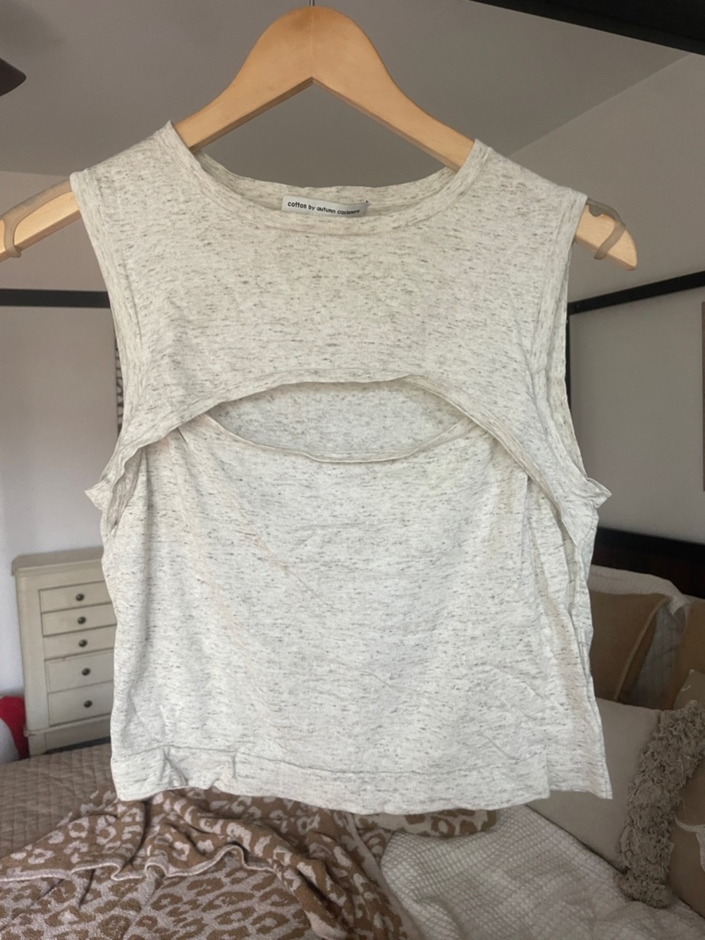 Autumn Cashmere fine knit sweater tank with cut out in Oatmeal Heather